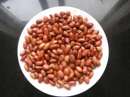 fried peanuts