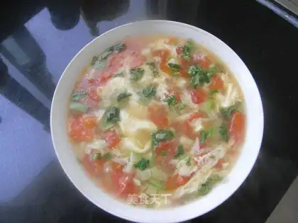 Zucchini, sea rice and egg soup