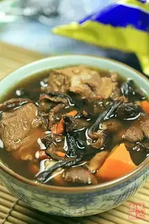 Ribs and hazel mushroom soup
