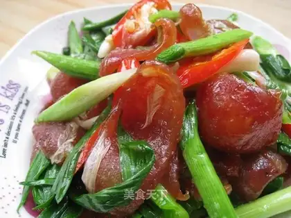 fried sausage with green garlic