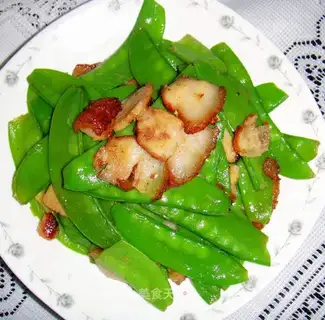 stir-fried peas with crispy meat