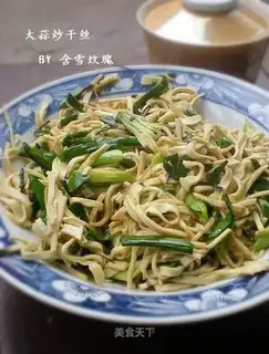 stir-fried shredded garlic