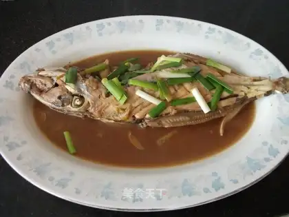 Braised horse noodle fish in sauce