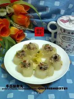 Steamed meatballs with winter melon