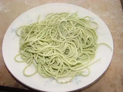 Spinach noodles