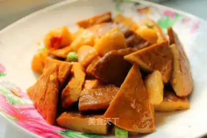 Fish balls and dried tofu