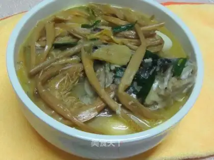 Fish head day lily soup