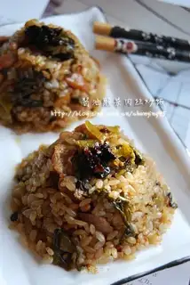 Fried rice with soy sauce, pickled cabbage and shredded pork