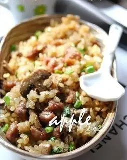Beef fried rice with black pepper and oyster sauce