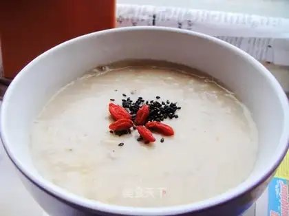 Soybean milk and walnut four grains porridge