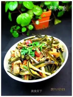 stir-fried seaweed and cabbage with soybean paste