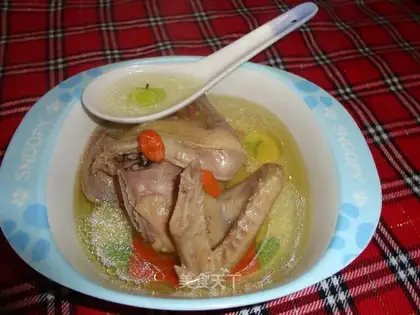 Clear stewed pigeon soup
