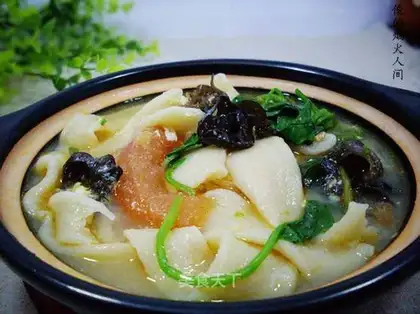 Tried noodles with sour soup