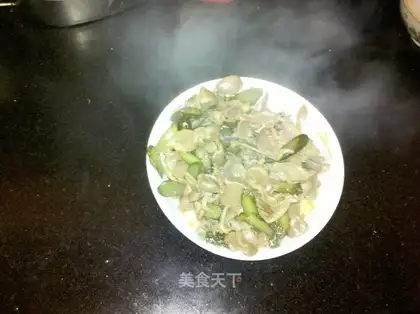 stir-fried chicken gizzards with pickles