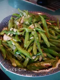stir-fried pork with shredded beans