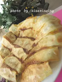 Double-mushroom and sea curdling pot stickers