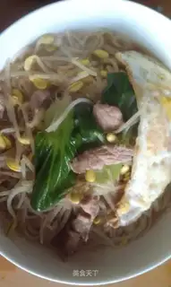 Bean sprouts and small rapeseed noodles
