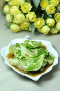 Oyster sauce balls of lettuce