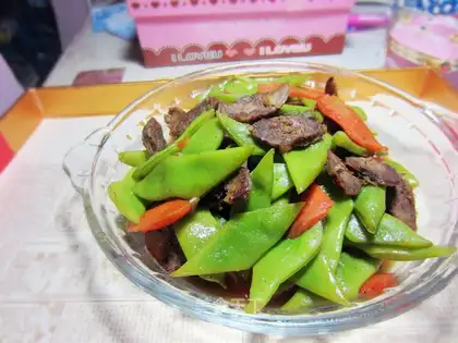 stir-fried sausage with lentils