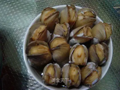 Stewed clam with old wine
