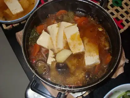 Hot and sour tofu pot