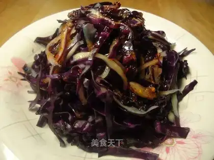 Raw mixed purple cabbage