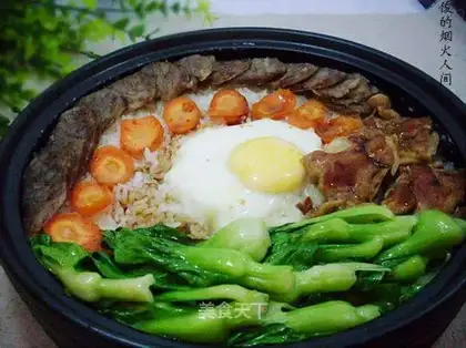 Chicken leg and sausage pot rice
