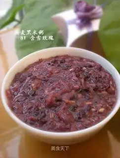 Oatmeal and black rice porridge