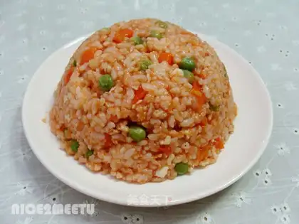 Fried rice with tomato sauce
