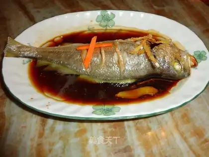 Steamed small yellow croaker