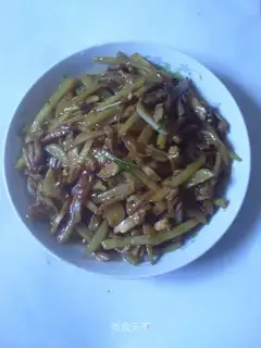 stir-fried shredded pork with potatoes and soup