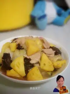 stir-fried pork with pineapple and cabbage