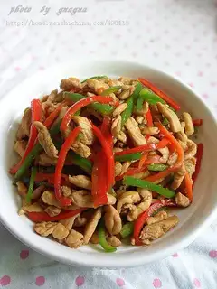 Shredded chicken with pepper