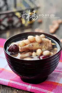 Chicken feet and peanut soup