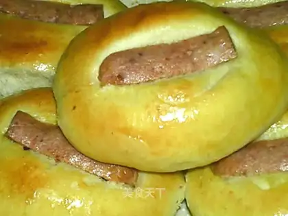 hot dog bun