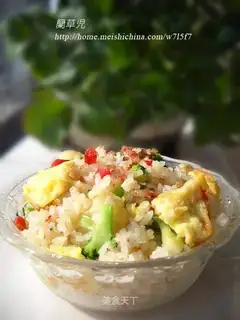 Fried rice with chopped pepper and double flowers