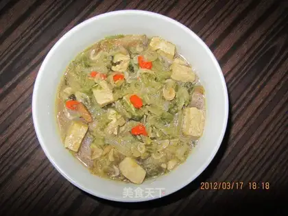 Stewed tofu with pickled vegetables