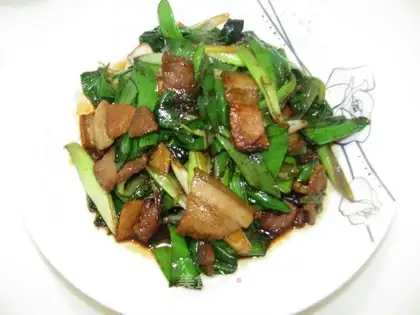 Home-cooked stir-fried garlic sprouts