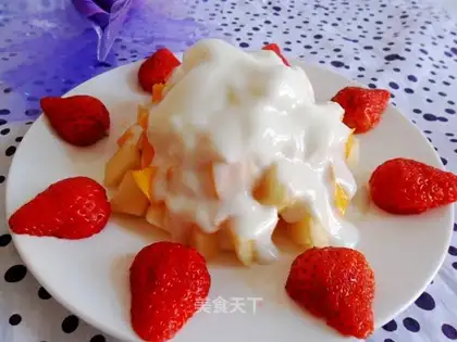 Yogurt cheese mixed with double fruits