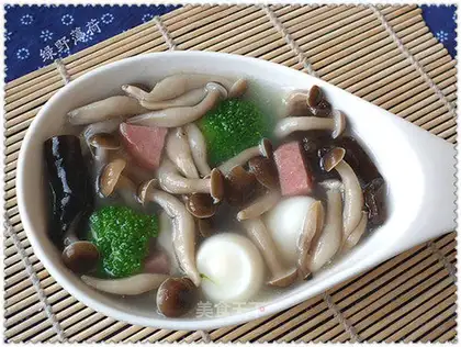 Fresh soup with crab flavor mushrooms