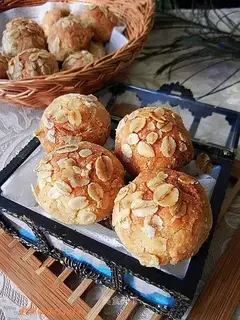 Cereal and peanut balls