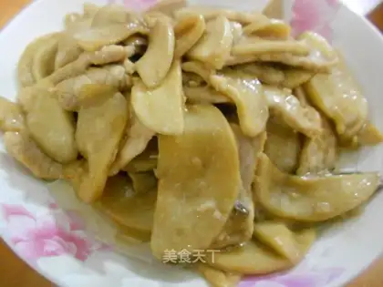 Stir fried pork slices with mushroom