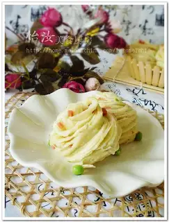 Ham rolls with onion flavor