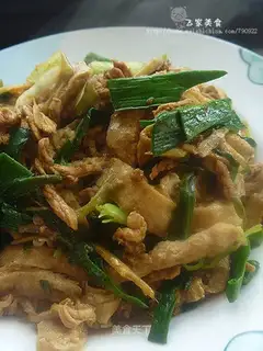 stir-fried shredded pork with garlic tofu