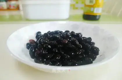 Black beans soaked in vinegar