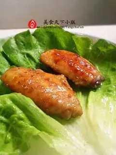 Roasted chicken wings with cumin and garlic flavor