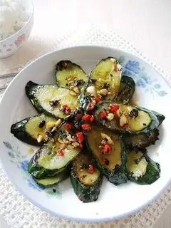 Pan-fried cucumber with perilla