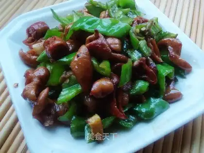 stir-fried pork sausage with green pepper