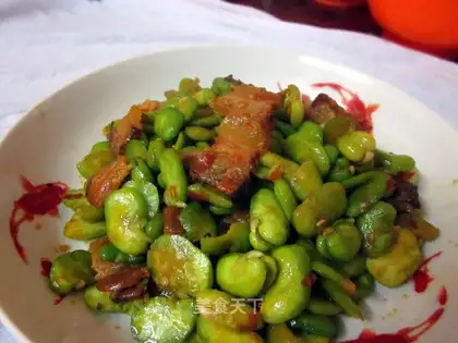 stir-fried bacon with broad beans