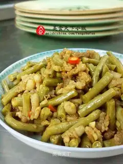 stir-fried minced pork with sour beans
